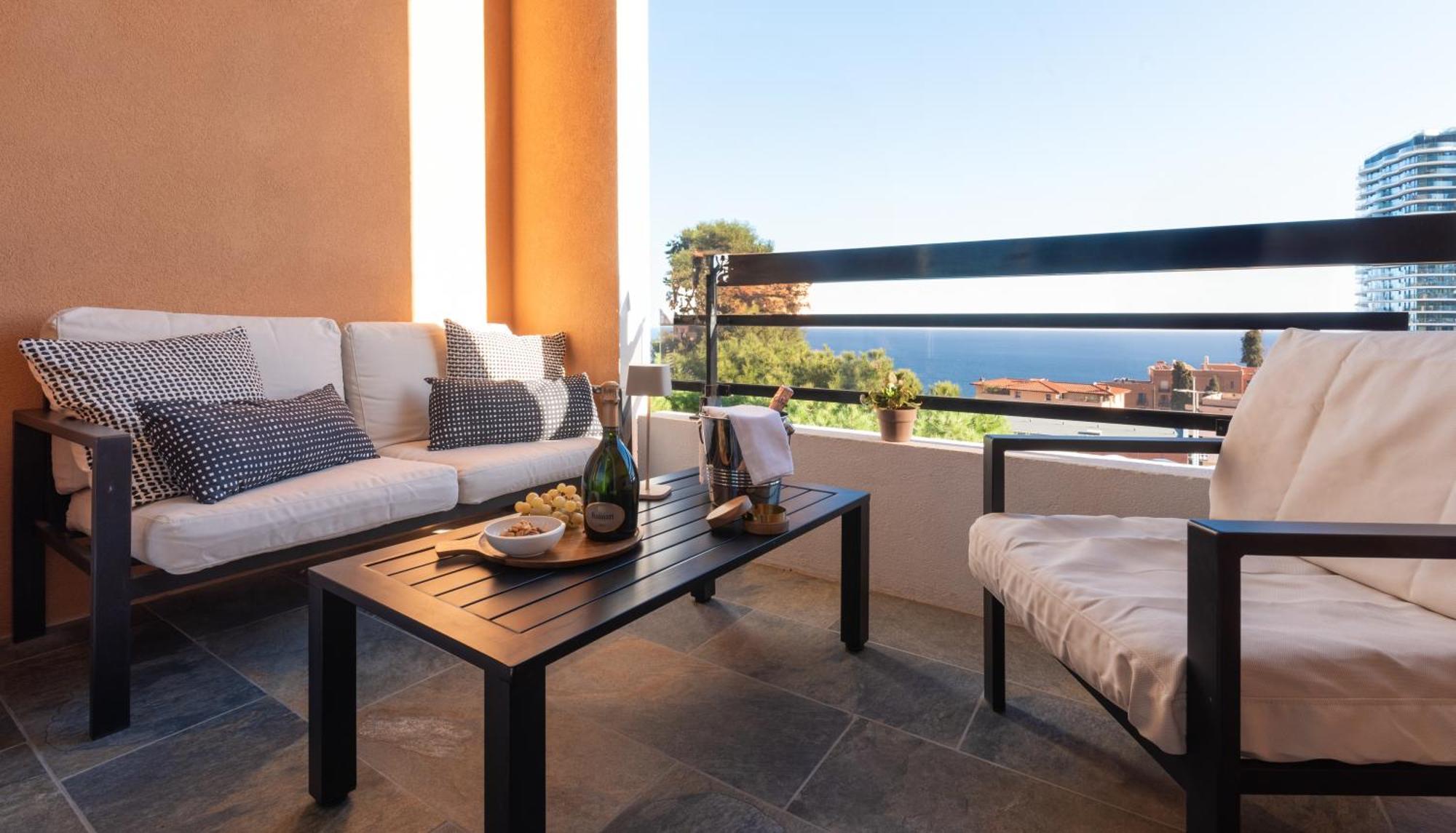 בוסוליי Monaco Border Luxury Suite - Sea View - Pool מראה חיצוני תמונה