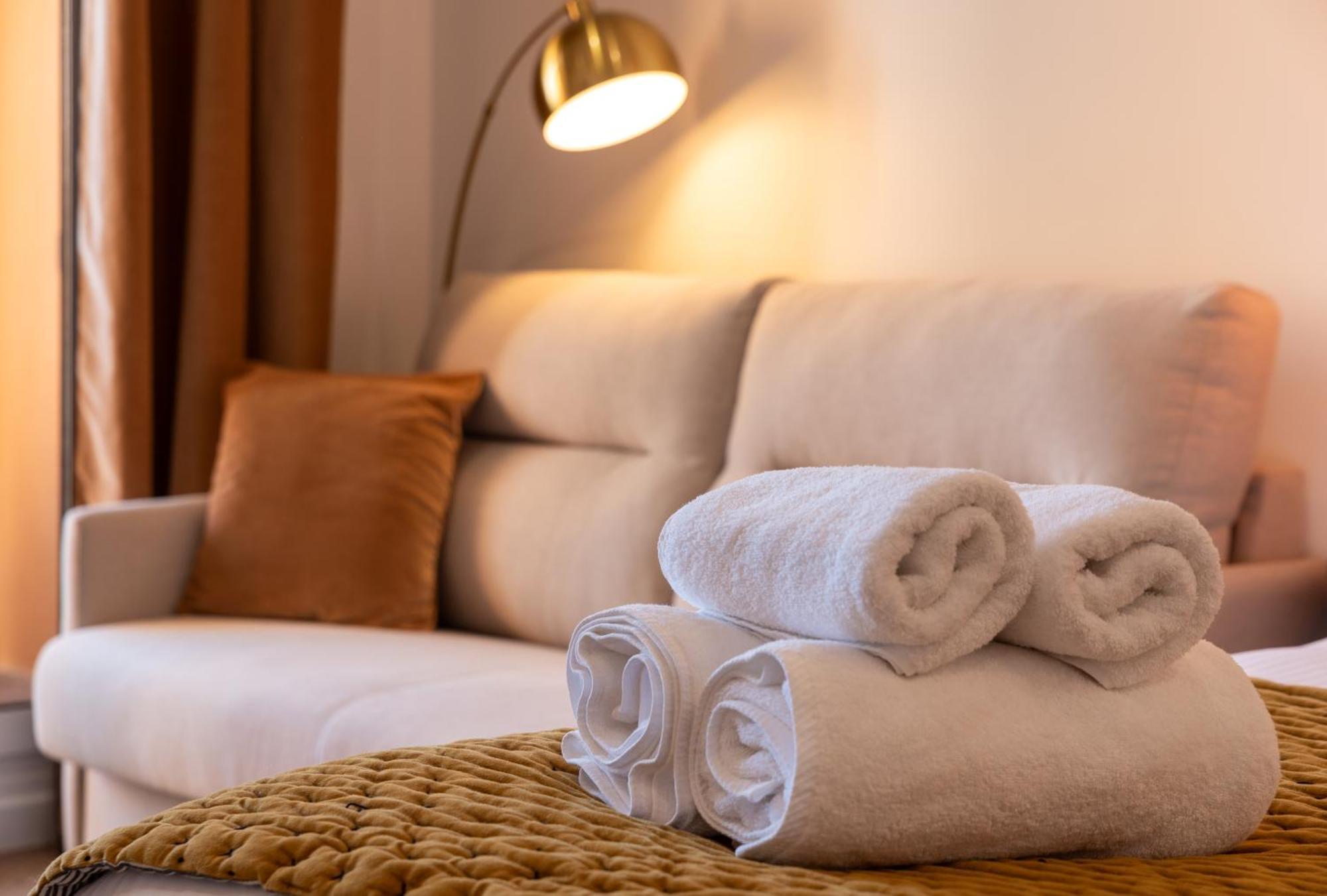 בוסוליי Monaco Border Luxury Suite - Sea View - Pool מראה חיצוני תמונה